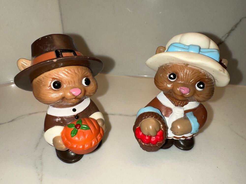 Vintage Squirrel Chipmunk Pilgrims Salt Pepper Shakers Thanksgiving by Hallmark
